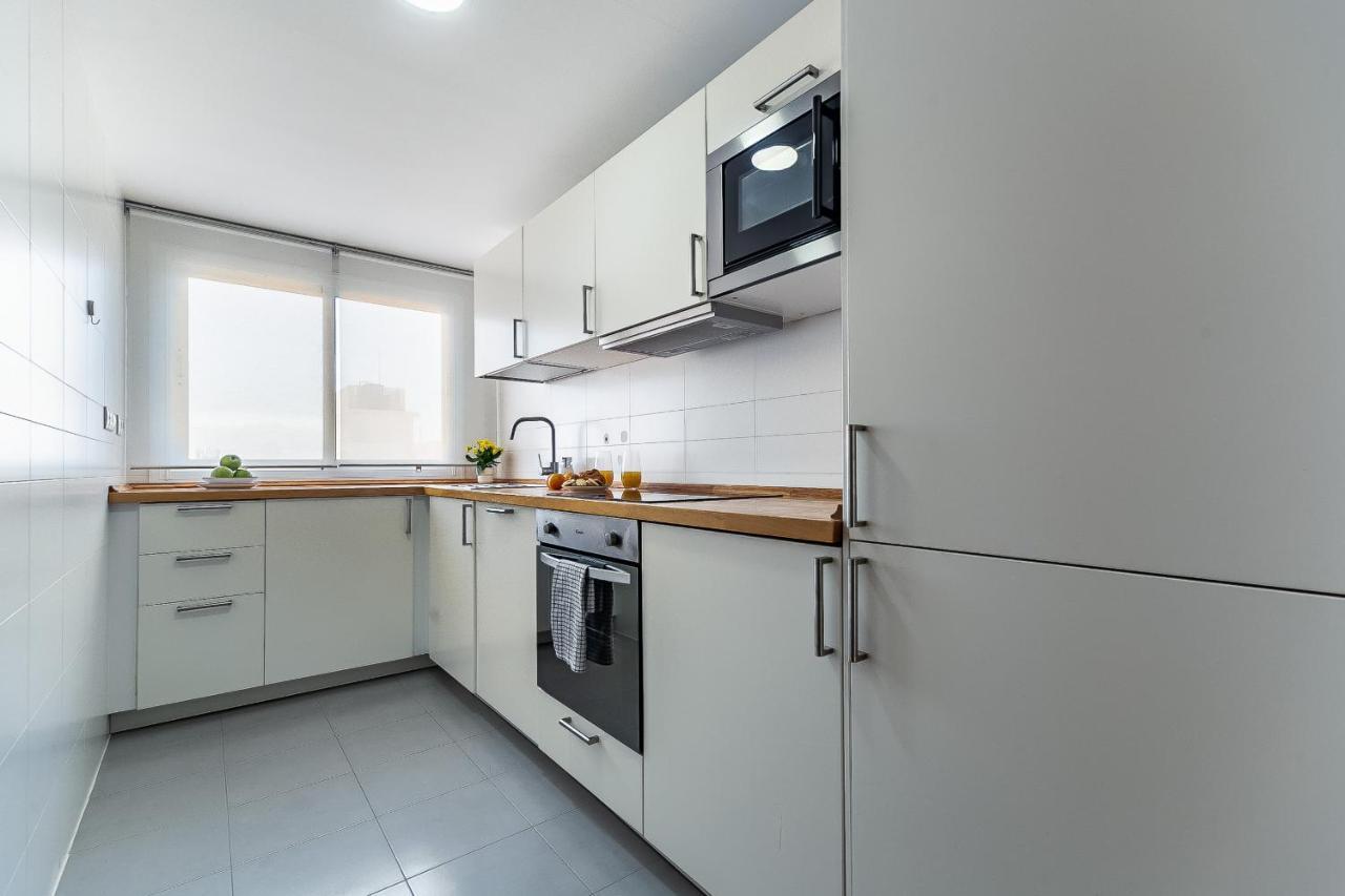 Modern Beach Apartment Valparaiso With Parking Malaga Exterior photo