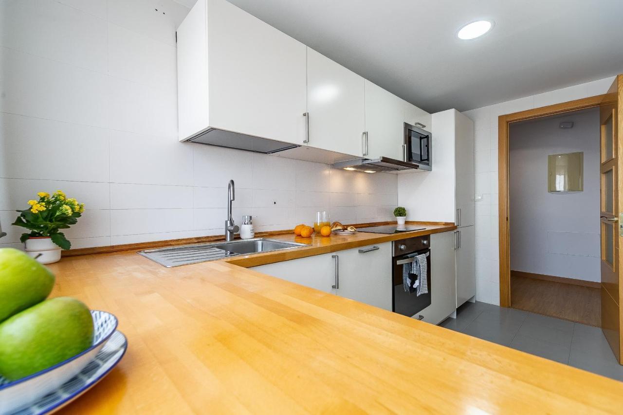 Modern Beach Apartment Valparaiso With Parking Malaga Exterior photo