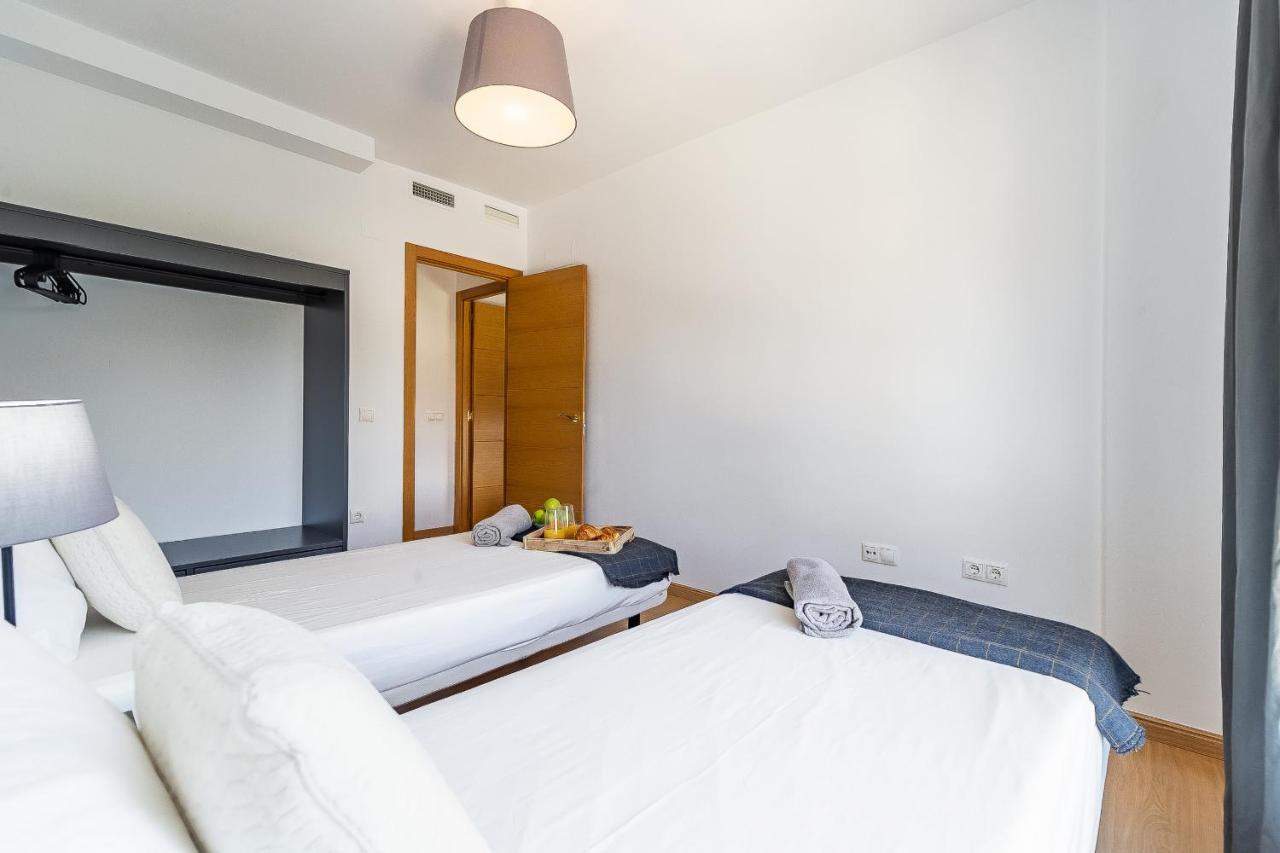 Modern Beach Apartment Valparaiso With Parking Malaga Exterior photo